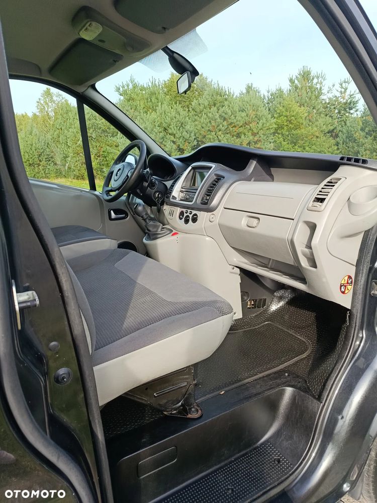 Opel Vivaro - 10
