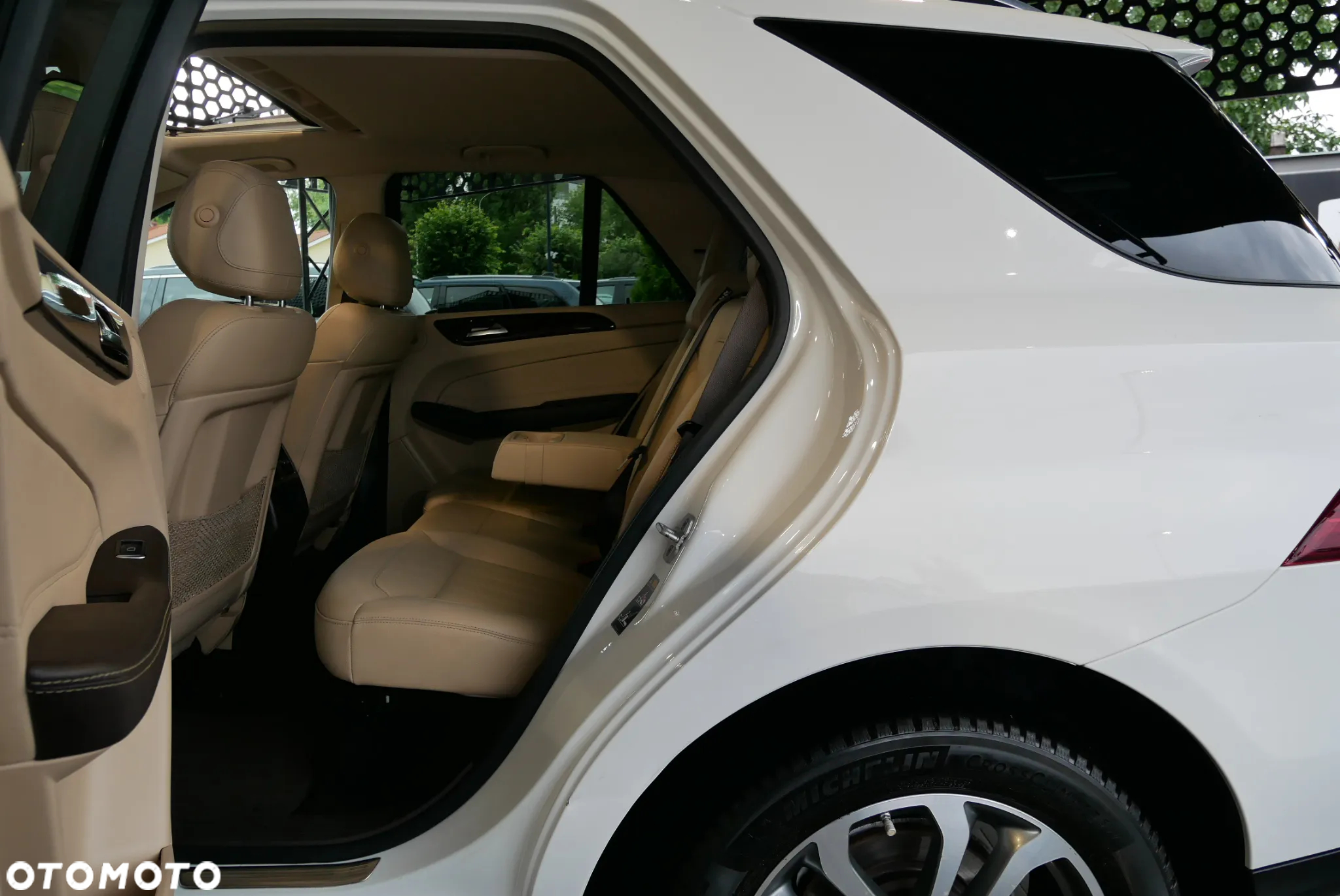 Mercedes-Benz GLE - 10