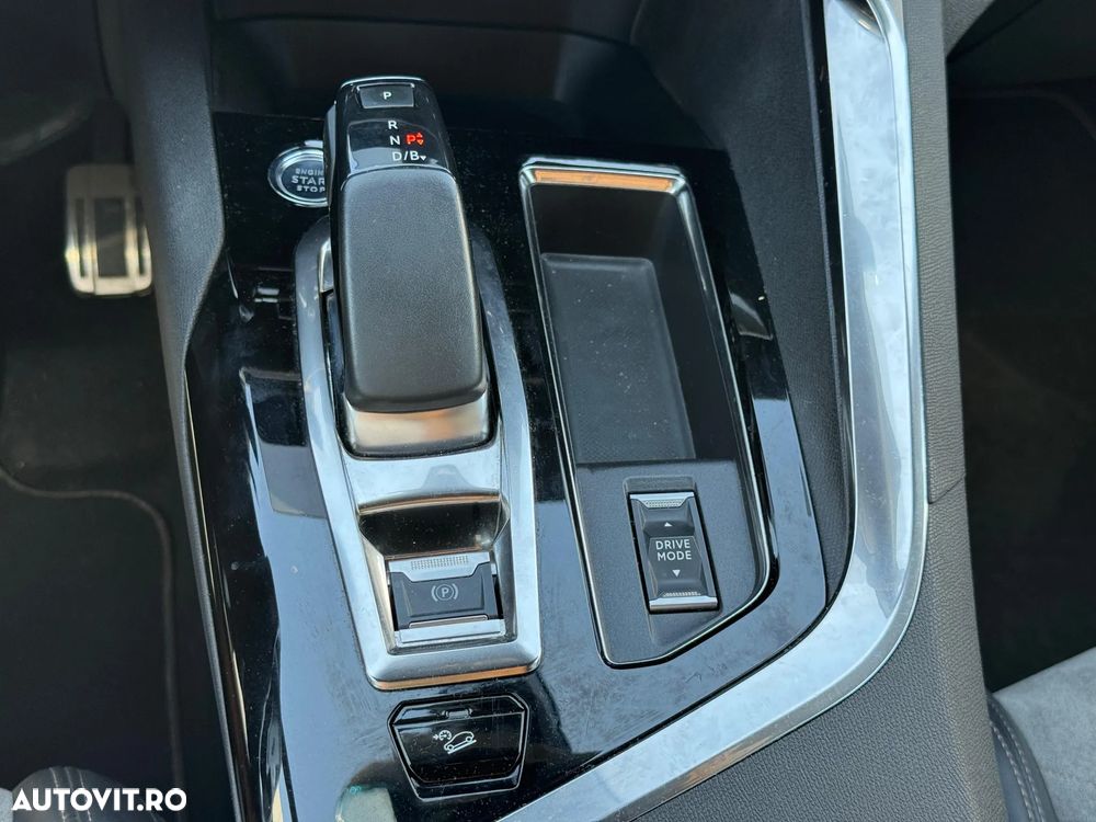 Peugeot 3008 PHEV 300 EAT8 4X4 GT - 19