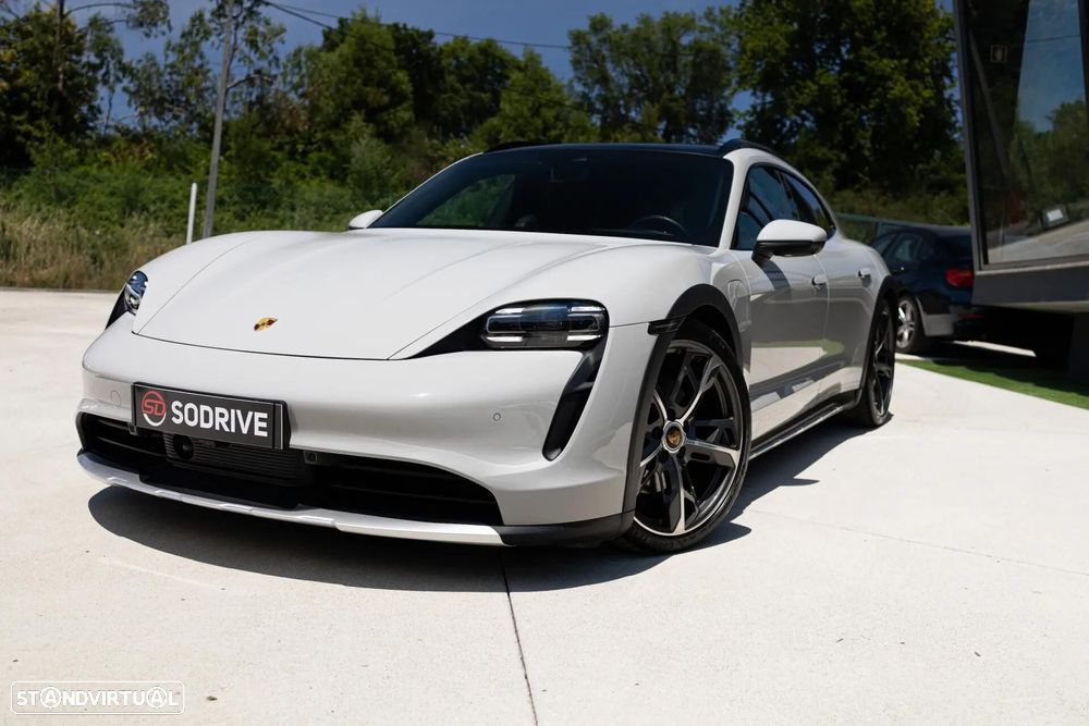 Porsche Taycan Cross Turismo 4 - 13