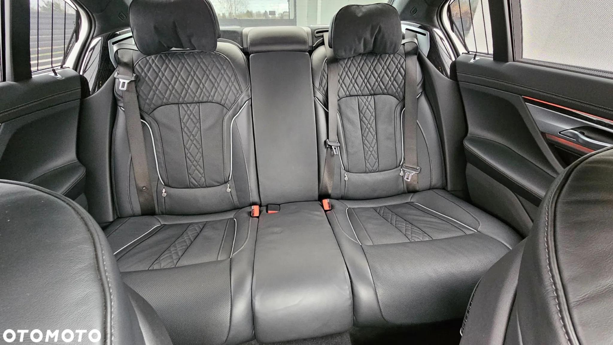 BMW Seria 7 750Li xDrive sport - 24
