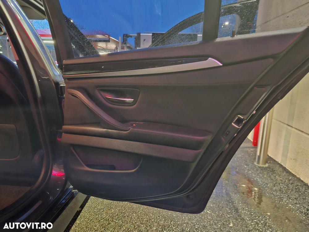 BMW Seria 5 518d Aut. - 26