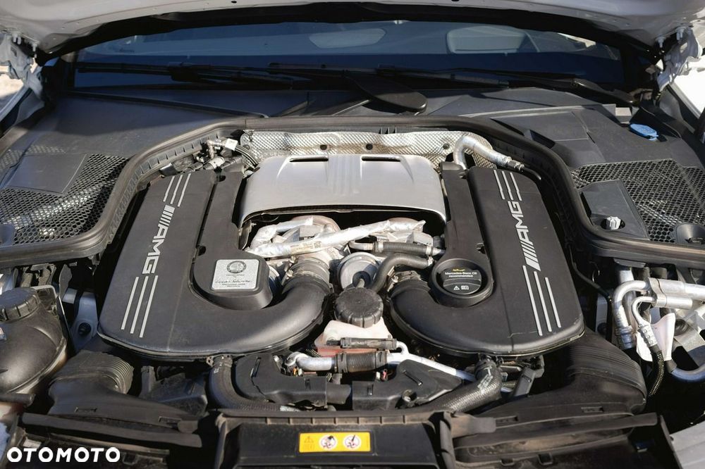 Mercedes-Benz Klasa C AMG 63 S - 33