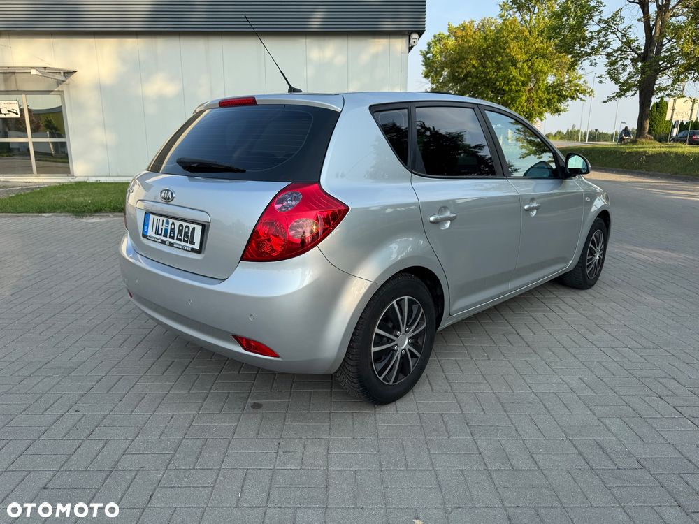 Kia Ceed - 7