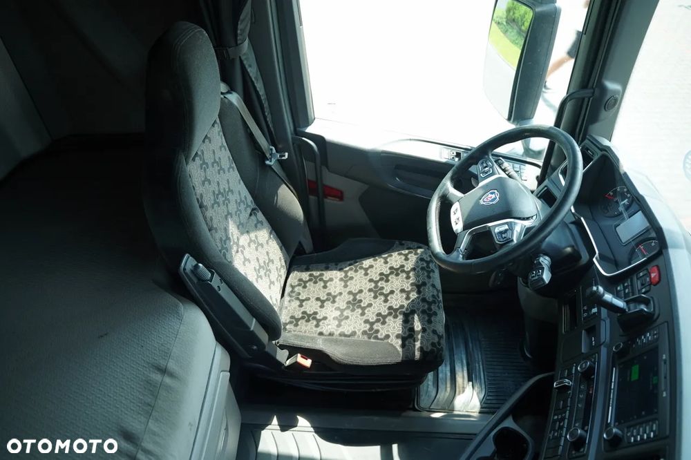 Scania R 520 / V8 / RETARDER / HYDRAULIKA / KLIMA POSTOJOWA / CAŁA NA PODUSZKACH / - 26