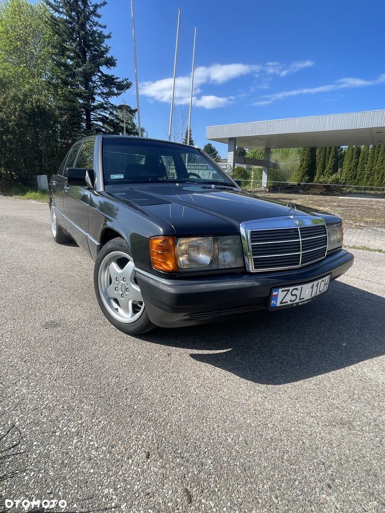 Mercedes-Benz W201 (190) - 1