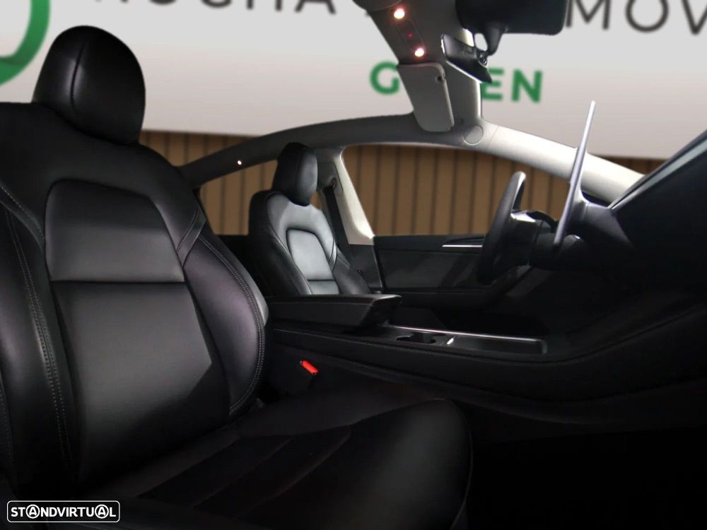 Tesla Model Y Standard - 14