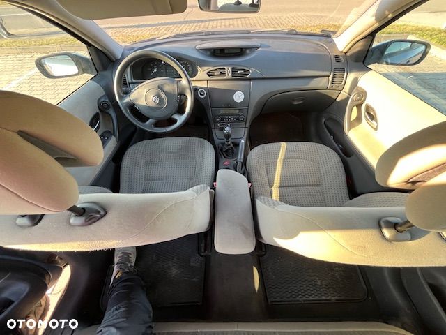 Renault Laguna 1.9 dCi Expression - 12