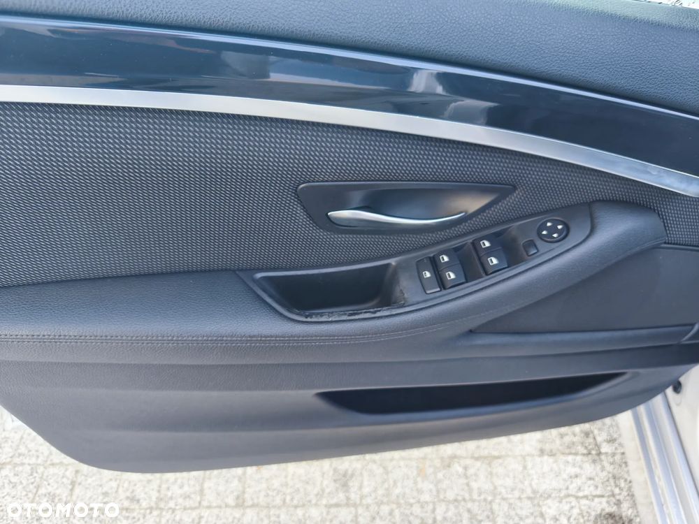BMW Seria 5 520d - 13