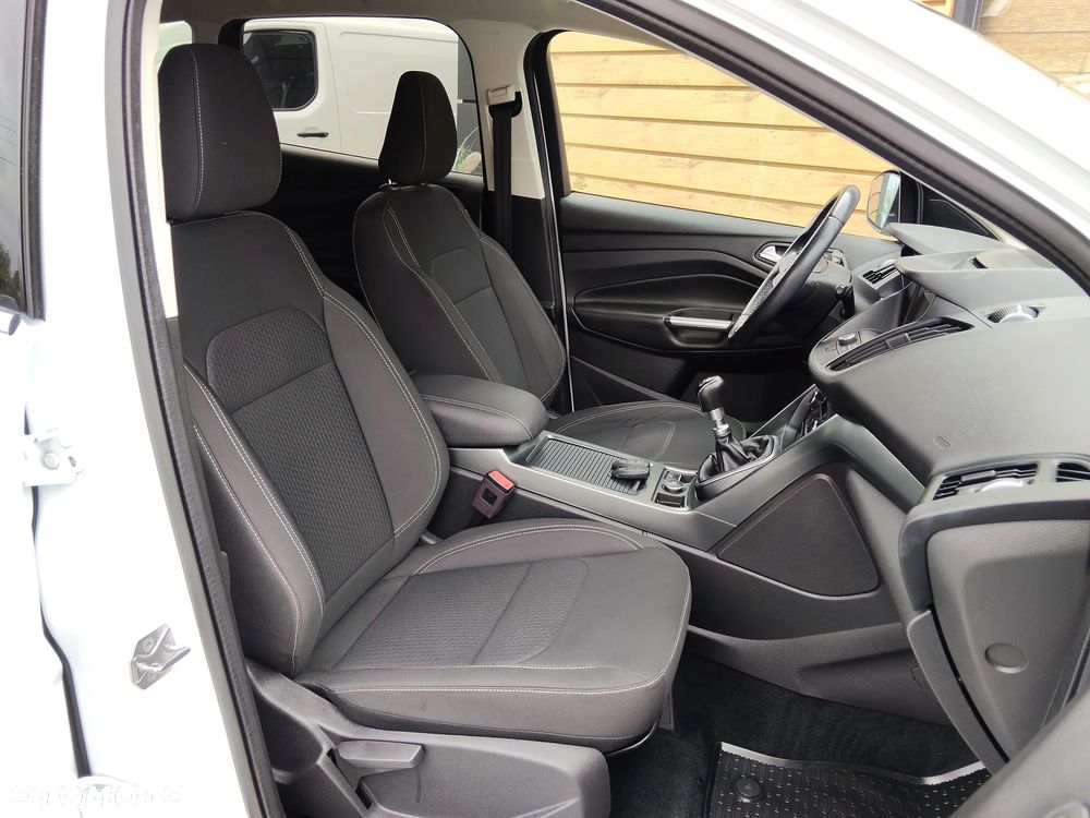 Ford Kuga 1.5 EcoBoost TITANIUM - 24