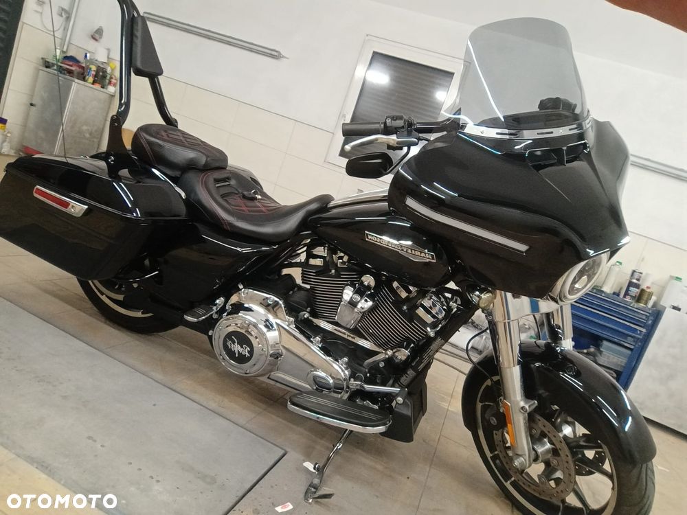Harley-Davidson Touring Street Glide - 1