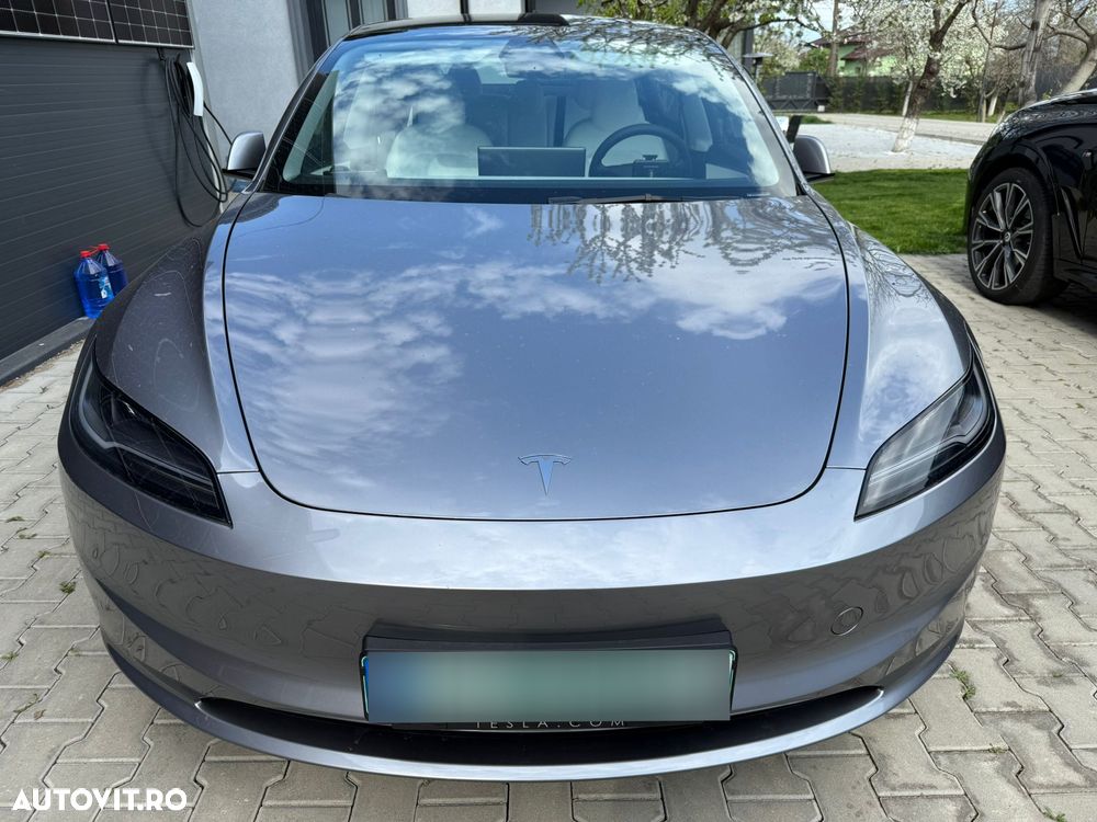 Tesla Model 3 - 3