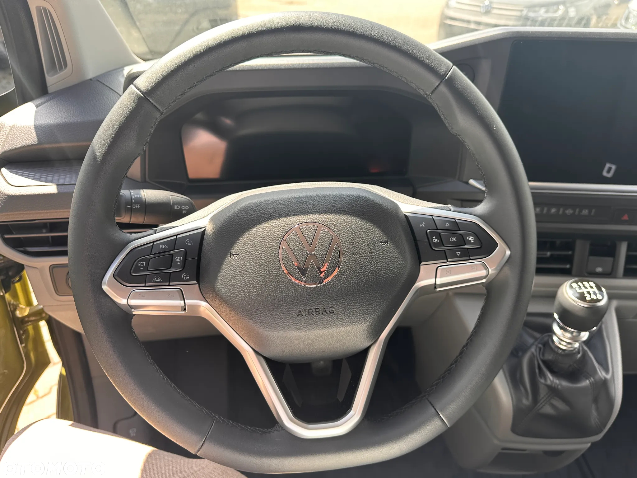 Volkswagen Transporter T7 - 15