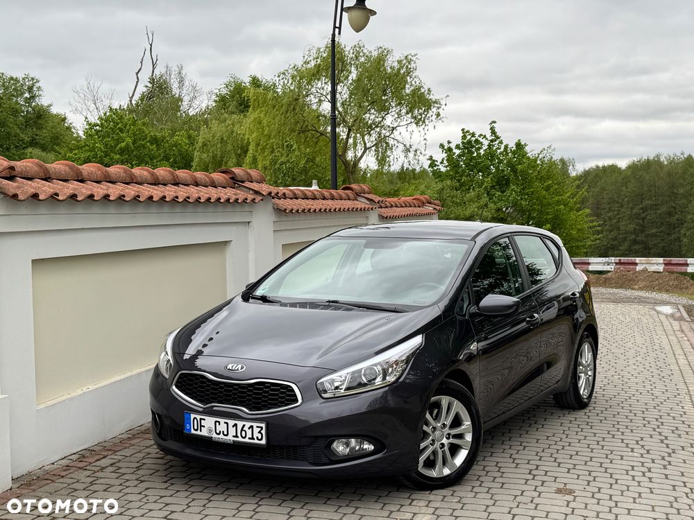 Kia Ceed - 8