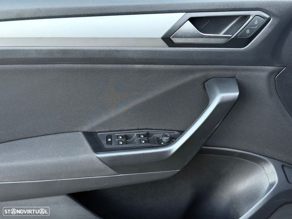 VW T-Roc 1.0 TSI Life - 34