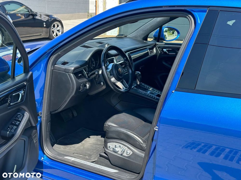 Porsche Macan Turbo - 12