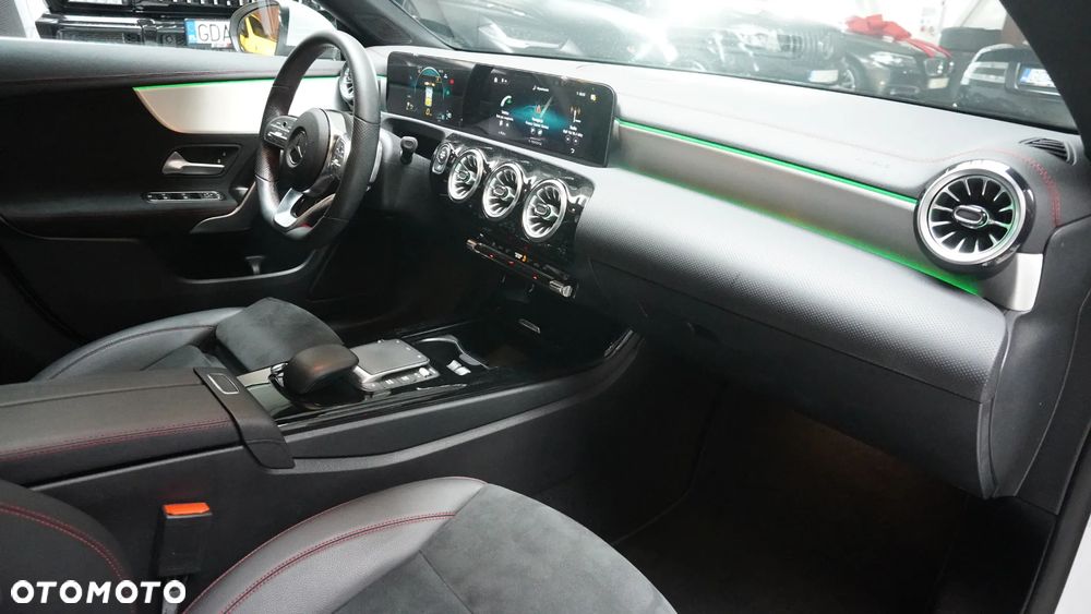 Mercedes-Benz CLA 200 AMG Line 7G-DCT - 8