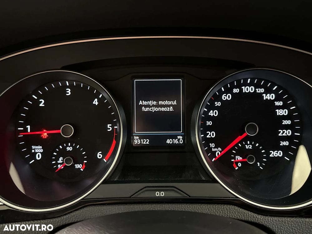 Volkswagen Passat 2.0 TDI Highline - 11