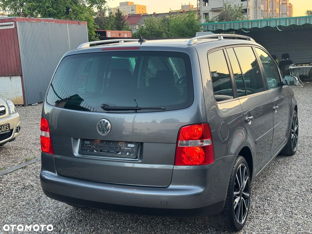 Volkswagen Touran 1.6 FSI Goal - 6