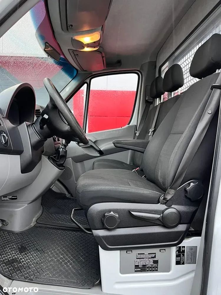Mercedes-Benz Sprinter - 12