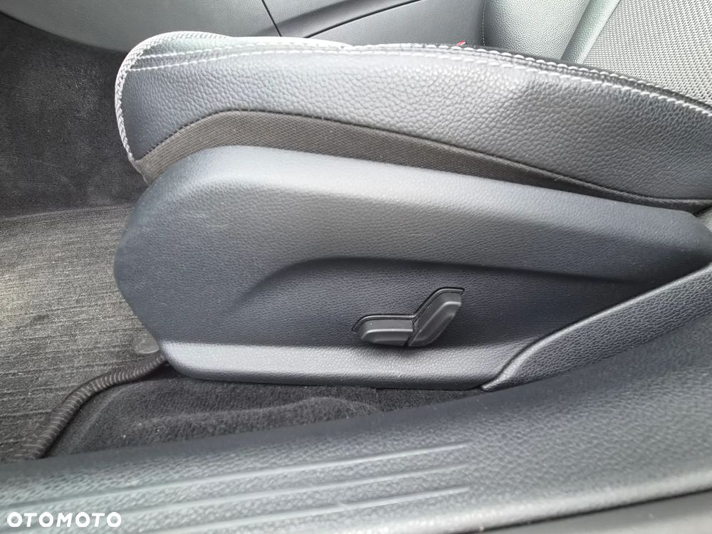 Mercedes-Benz Klasa C 220 (BlueTEC) d 7G-TRONIC Avantgarde - 13