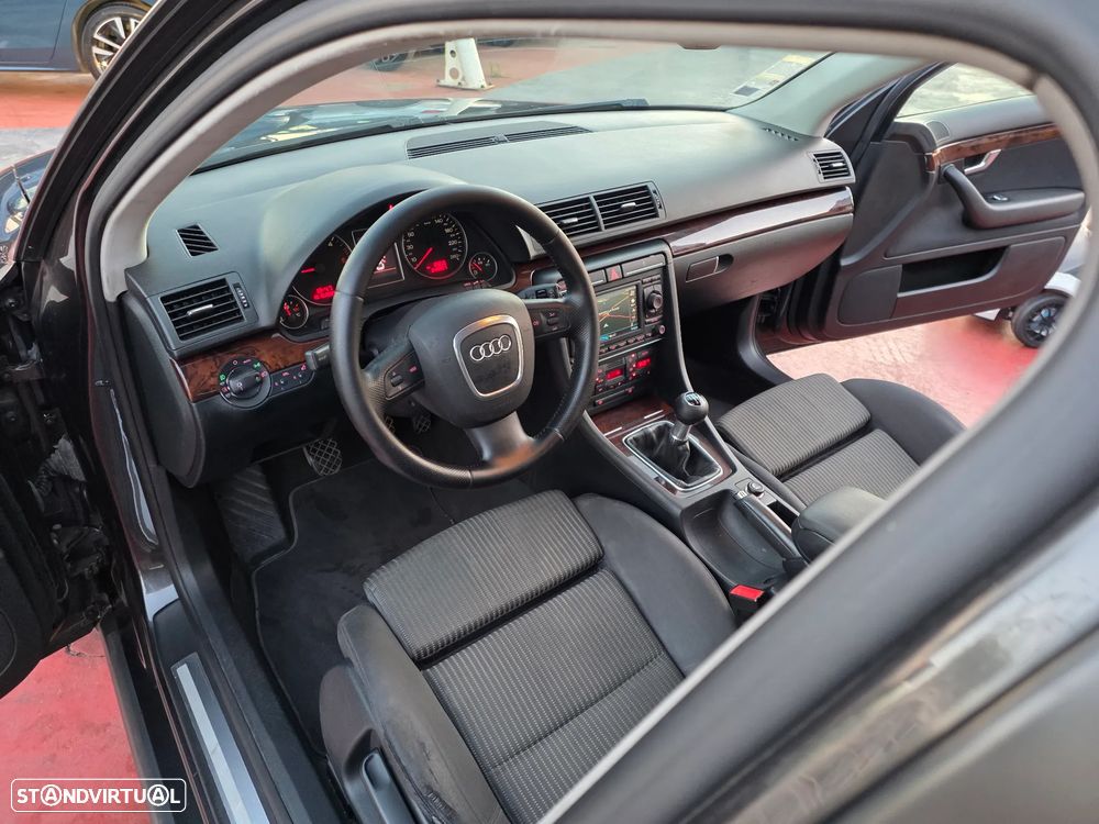 Audi A4 Avant 2.0 TDI S-line - 23