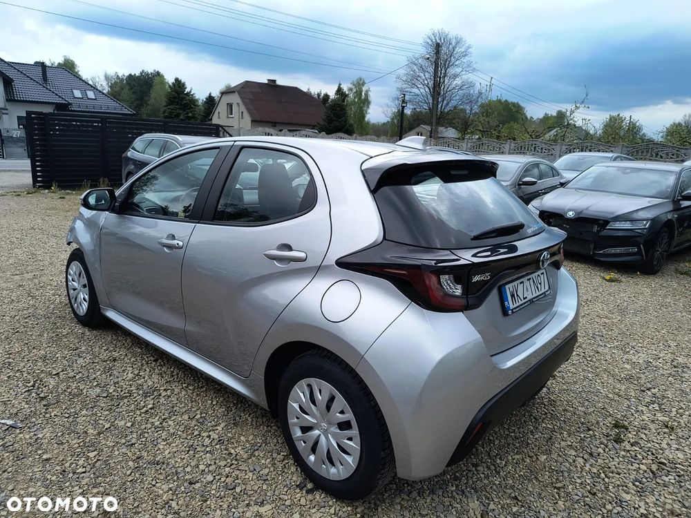 Toyota Yaris - 4