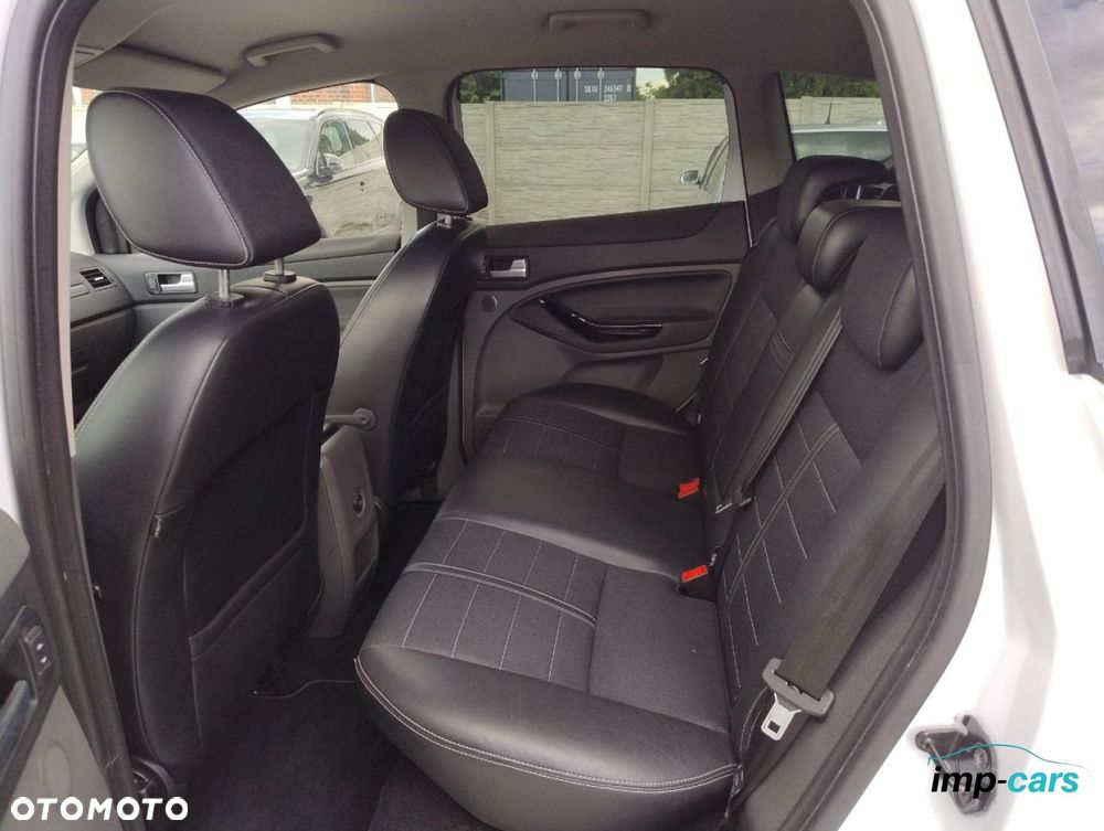 Ford Kuga - 10