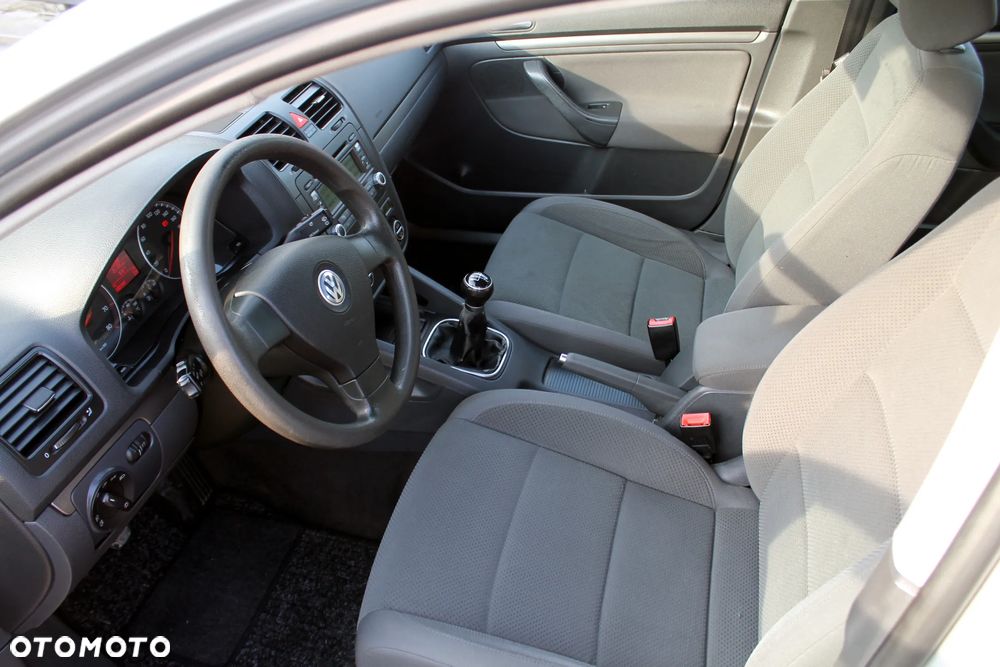 Volkswagen Golf - 16