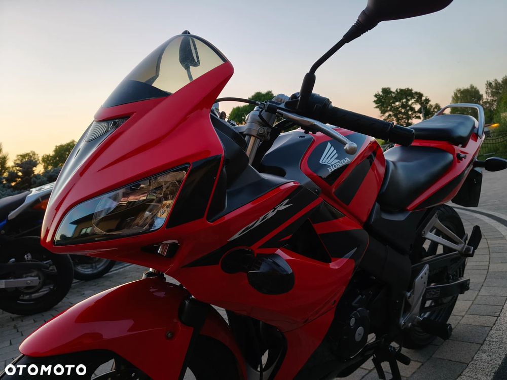 Honda CBR - 8