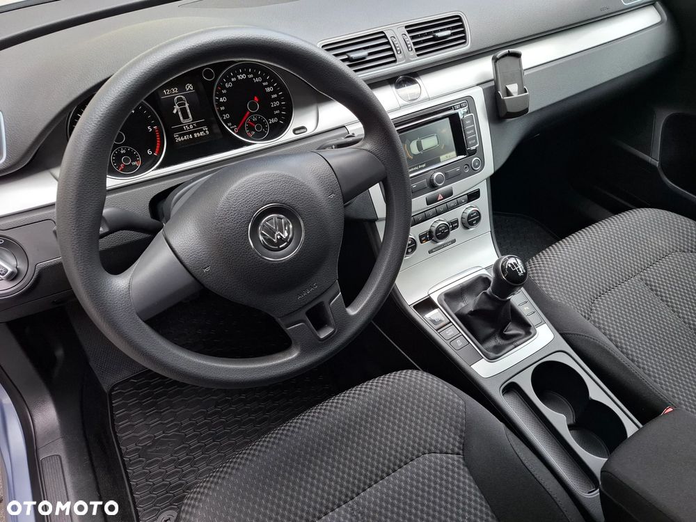 Volkswagen Passat 2.0 TDI Comfortline - 11
