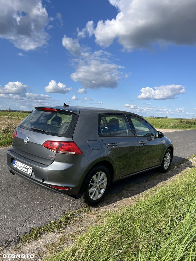 Volkswagen Golf - 6