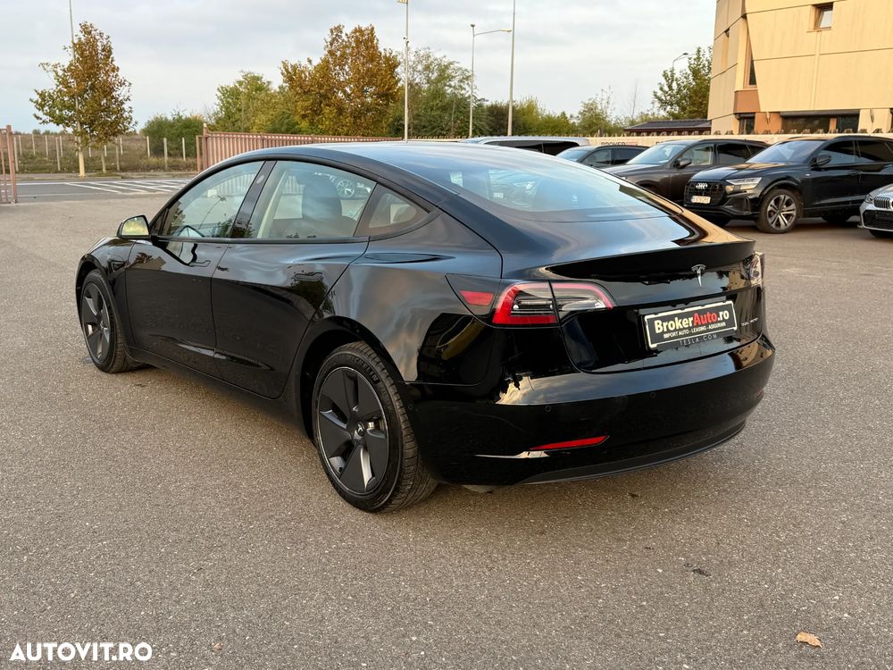 Tesla Model 3 Long Range - 4