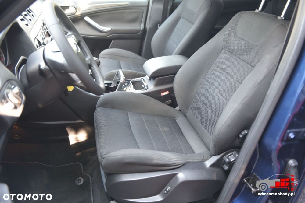 Ford S-Max - 17