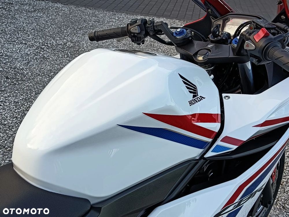 Honda CBR - 24