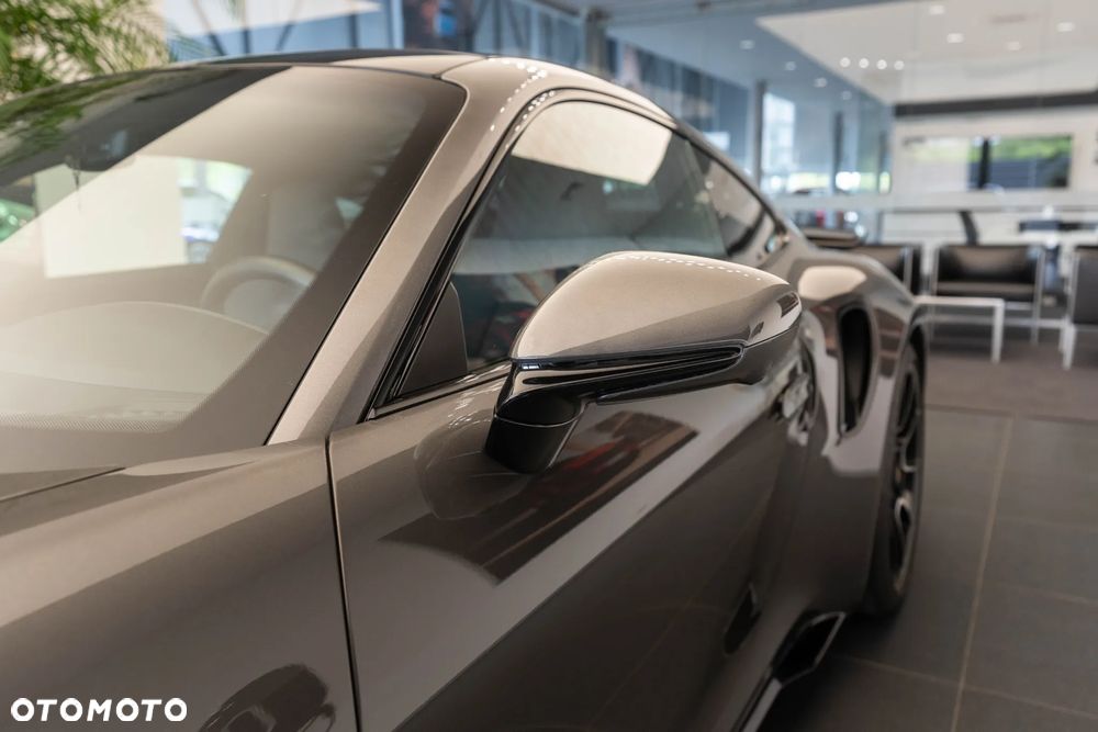 Porsche 911 Turbo S - 35