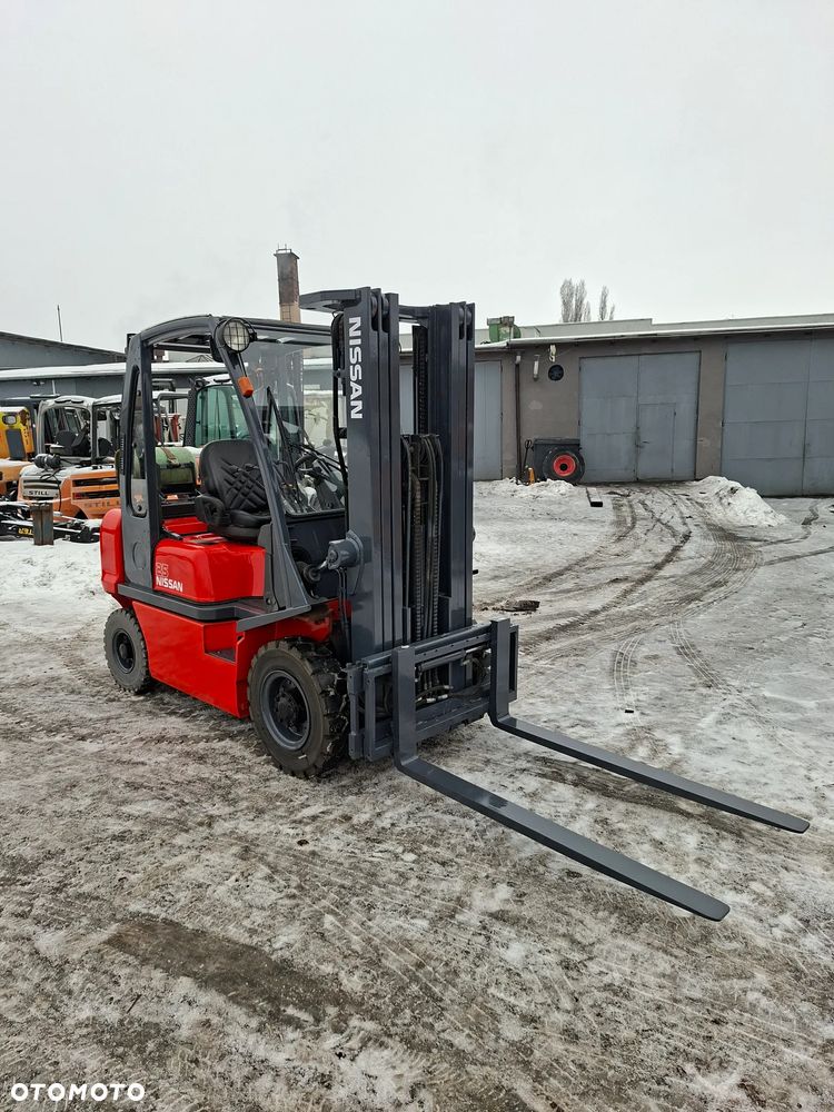 Nissan UD02A25PQ - 3