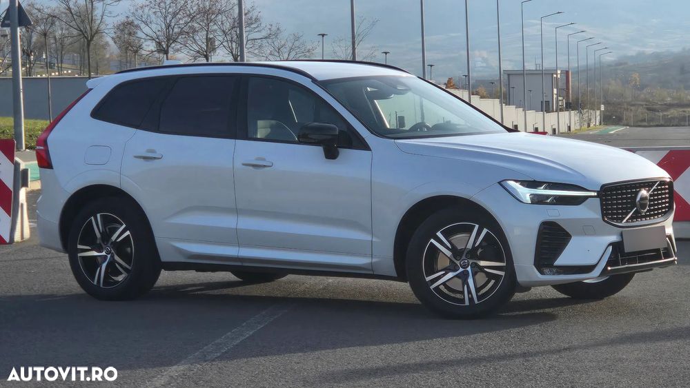 Volvo XC 60 B4 MHEV AWD R-Design - 8