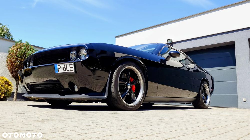 Dodge Challenger - 10