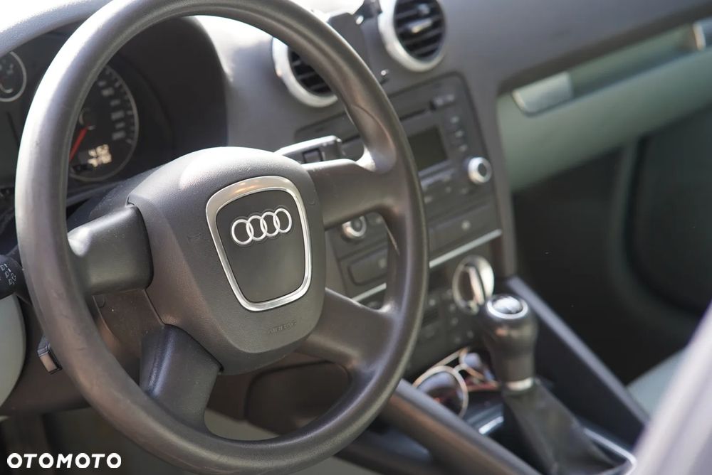 Audi A3 Sportback 2.0 TDI DPF Attraction - 2