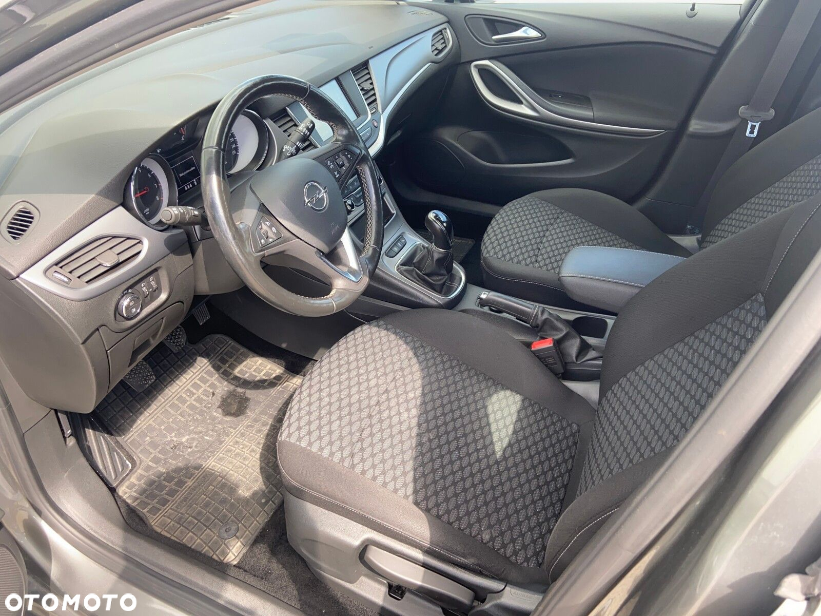 Opel Astra V 1.2 T Edition S&S - 10