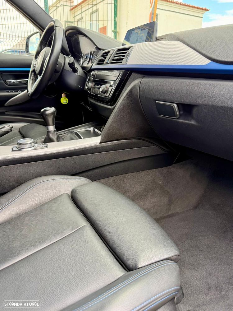 BMW 320 d Pack M - 33