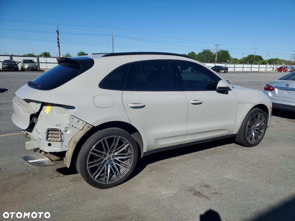 Porsche Macan - 4