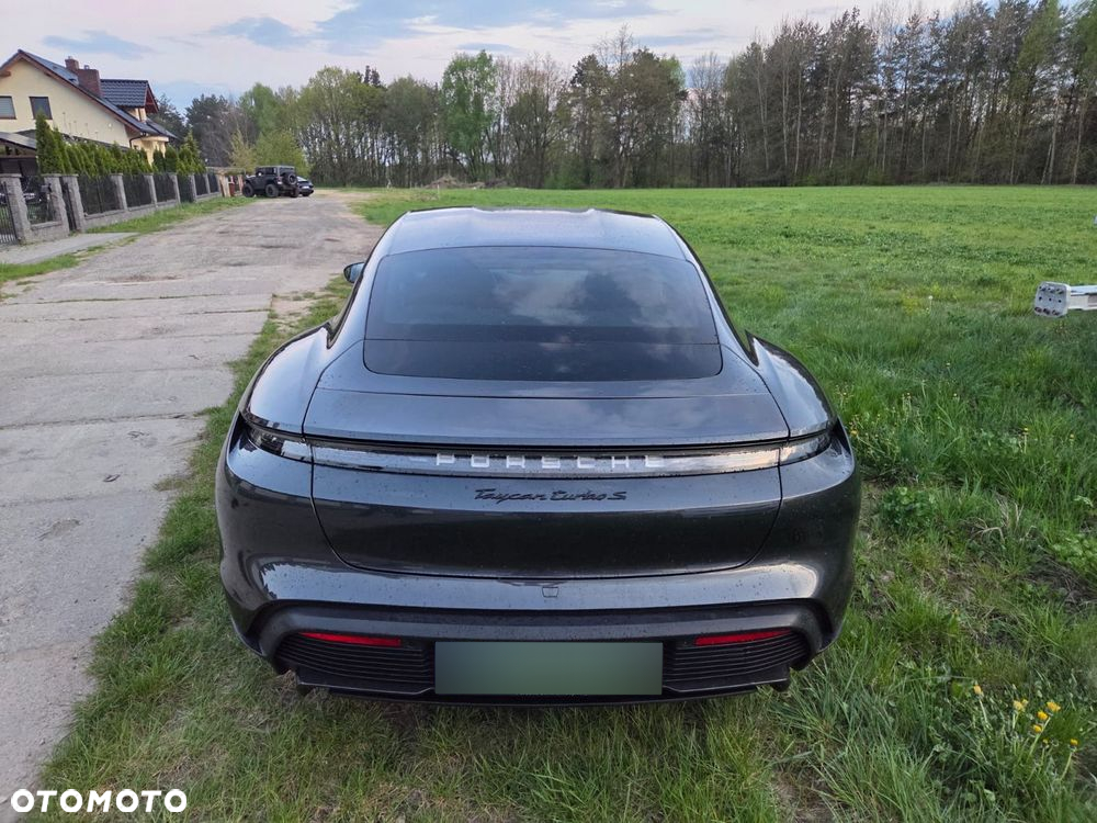Porsche Taycan - 3