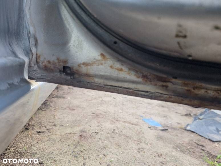 DRZWI KOMPLETNE PRAWY TYŁ HONDA FR-V I NH623M 05-09r - 2