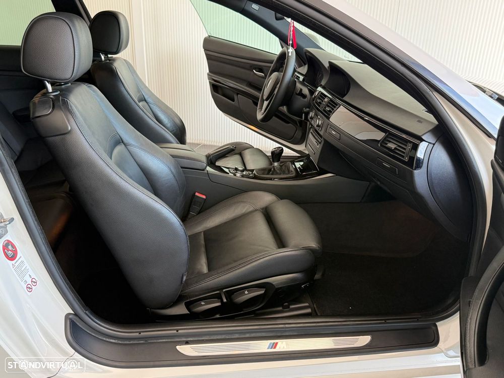 BMW 320 d xDrive Coupe Edição M - 16