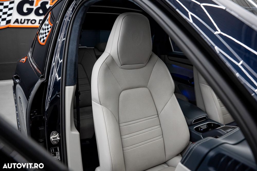 Porsche Cayenne Turbo - 13