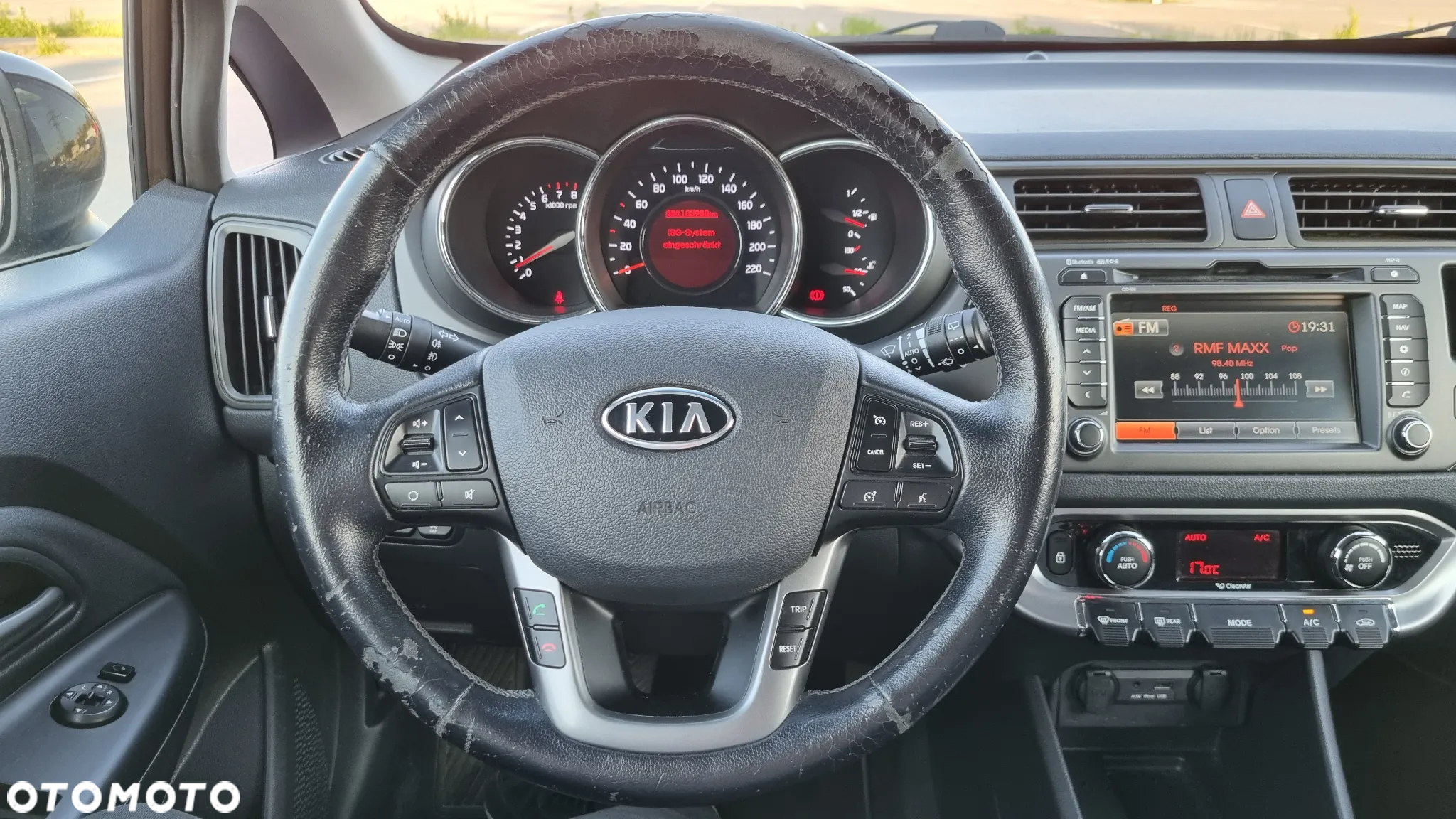 Kia Rio - 17