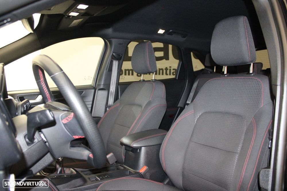 Ford Kuga 1.5 EcoBoost ST-Line - 31