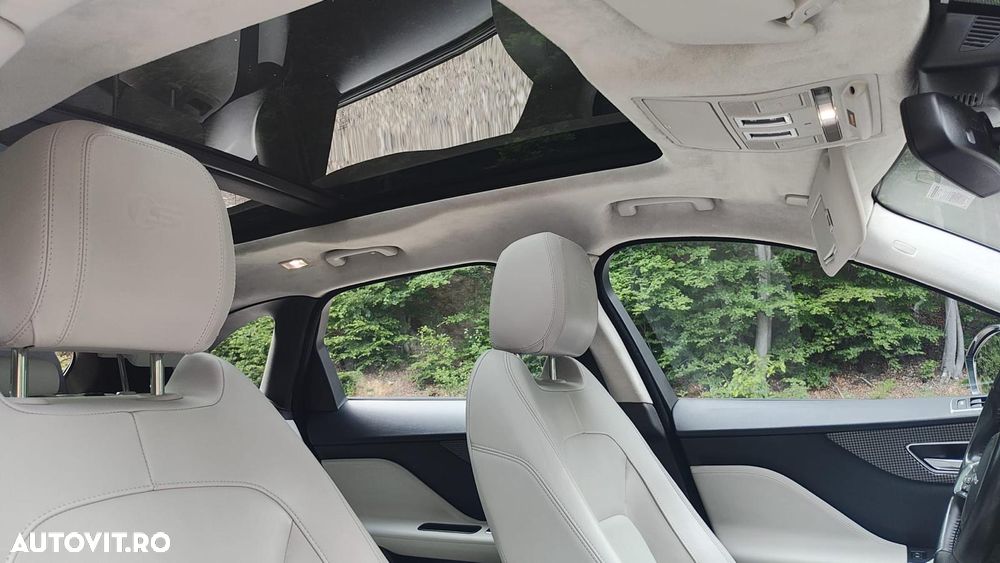 Jaguar F-Pace S AWD - 5